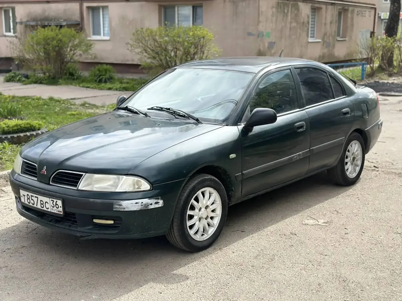 Mitsubishi Carisma 1,6 MT 2000 год.
