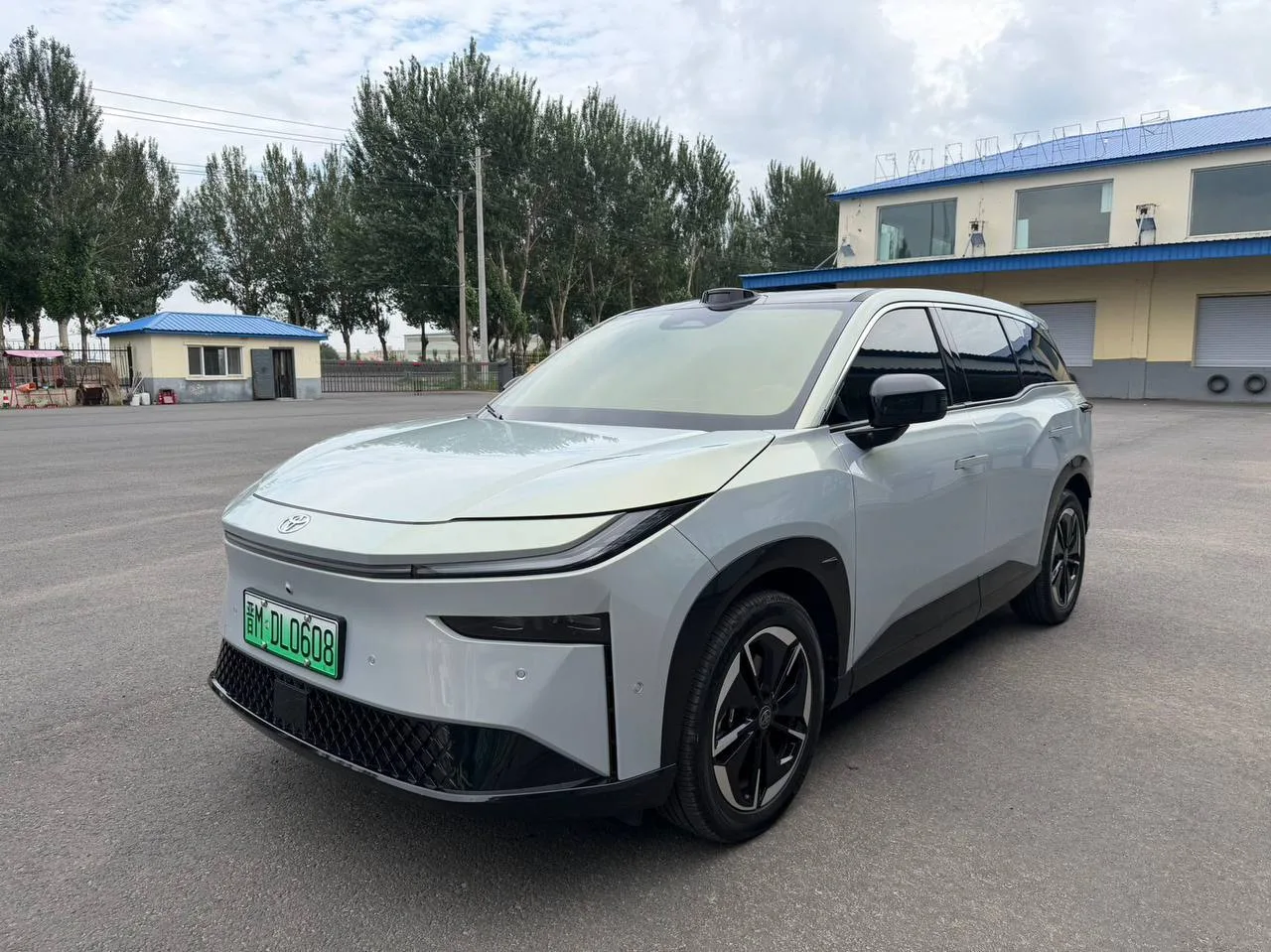 🇨🇳 Toyota bz3x Platinum 3x