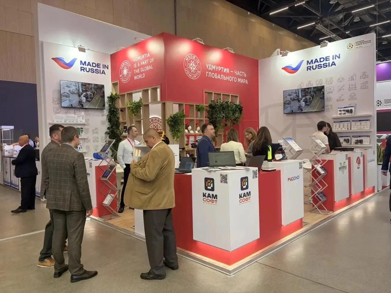 💼 Предприниматели из Удмуртии нашли новых партнеров благодаря участию в ИННОПРОМе
