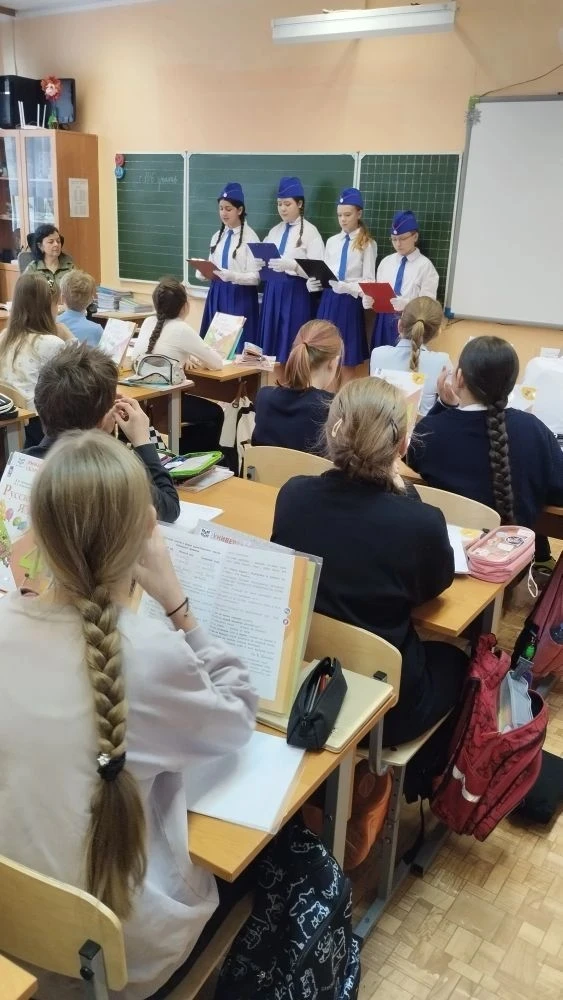 В рамках социального раунда "Один щелчок спасает жизнь" отряд ЮИД "Автостоп" МАОУ гимназия №13 (руко