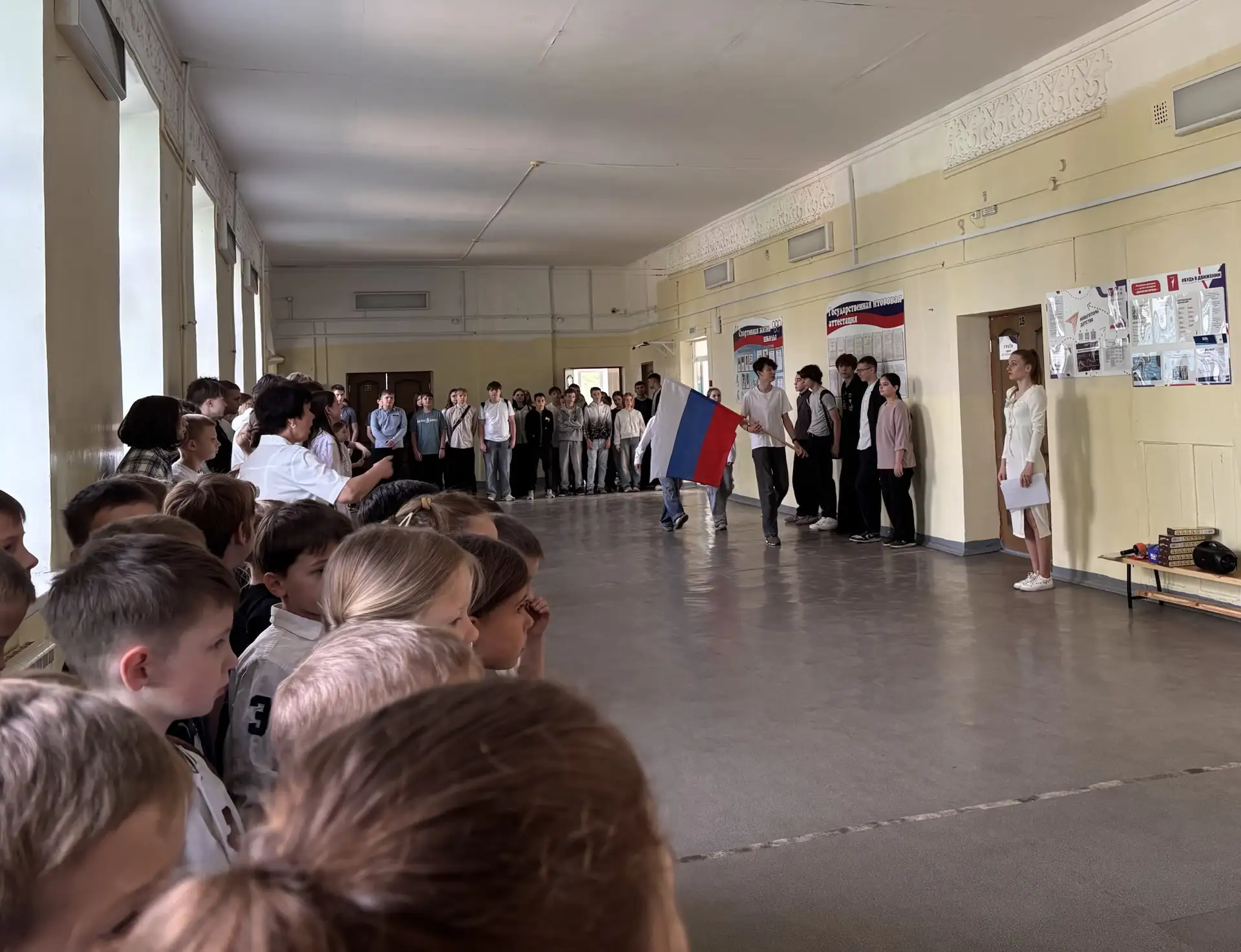 Сегодня, 25 мая, в нашей школе прошла торжественная линейка, посвящённая окончанию учеб...