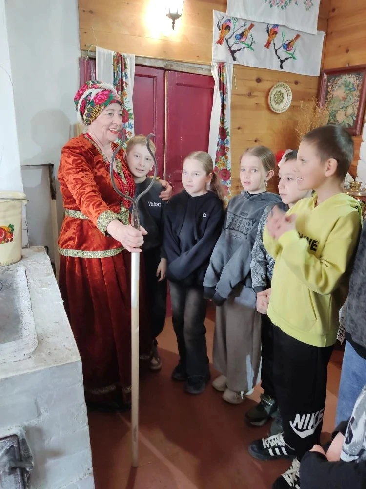 ИНТЕРЕСНАЯ ЭКСКУРСИЯ  🍃 В первый день весенних каникул 28 марта ребята 3а класса побывали на экскурс