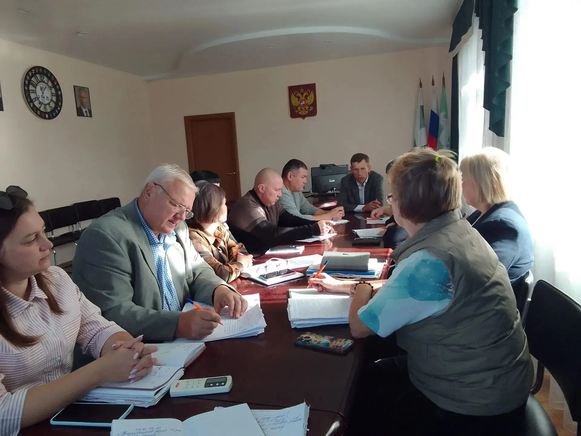 Сегодня в администрации  Альменевского муниципального округа прошло рабочее совещание. ...