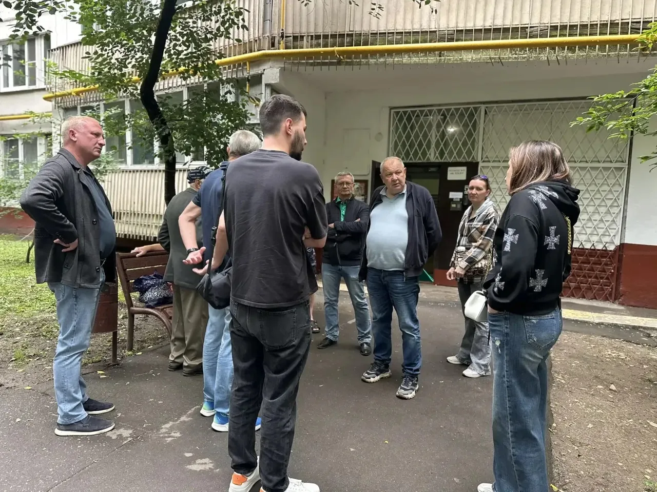 Сегодня 25 июля, глава управы района Чертаново Южное Щербаков Николай Викторович провел обход террит