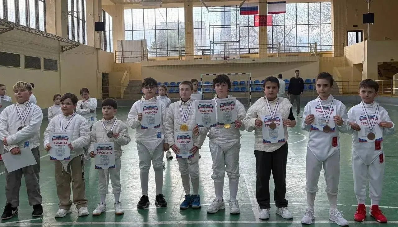 Три семёрки: триумф керченских фехтовальщиков  Воспитанники «Детско-юношеского клуба физической подг