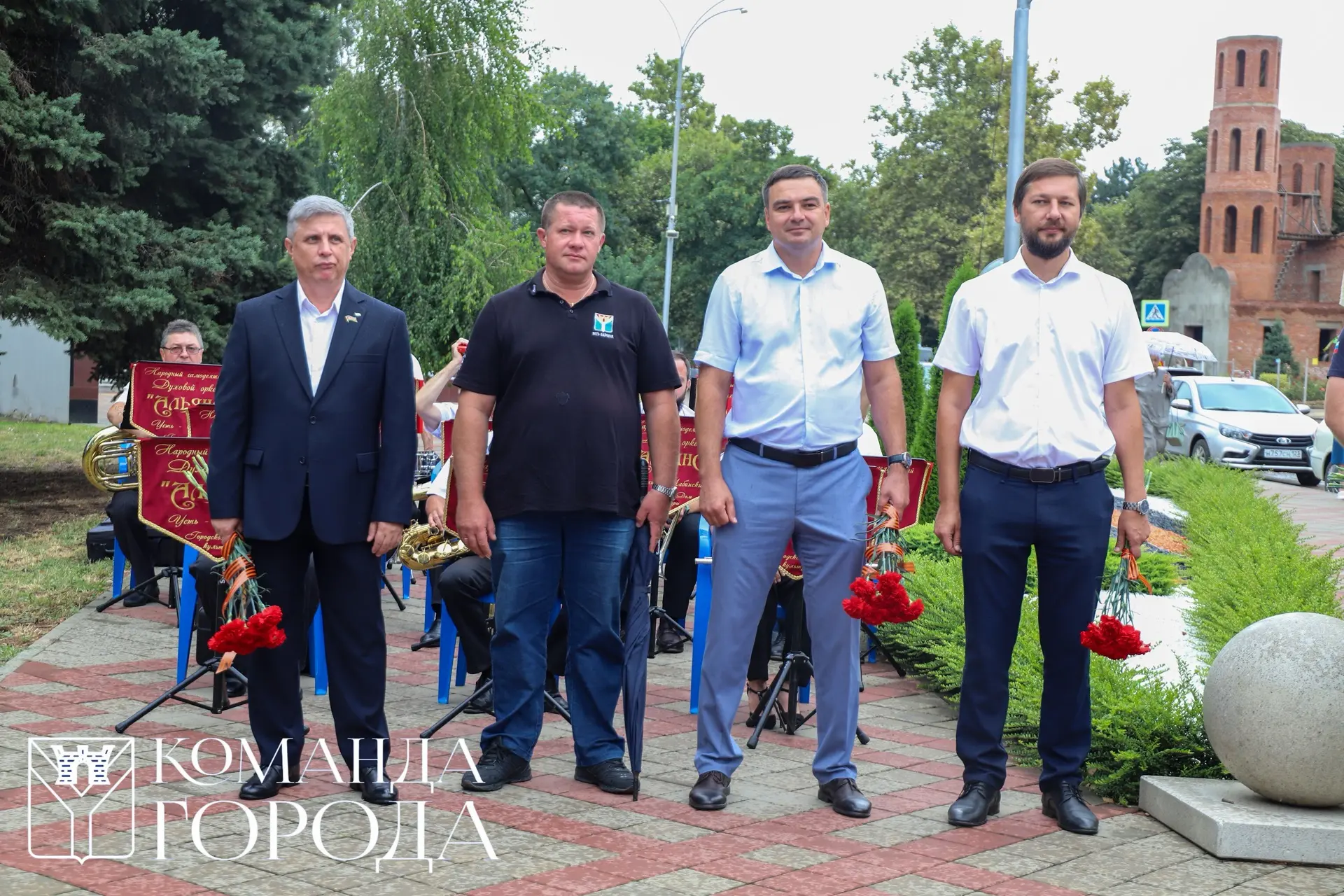 Сегодня, в День Военно-морского флота России, у памятника морякам прошло торжественное ...