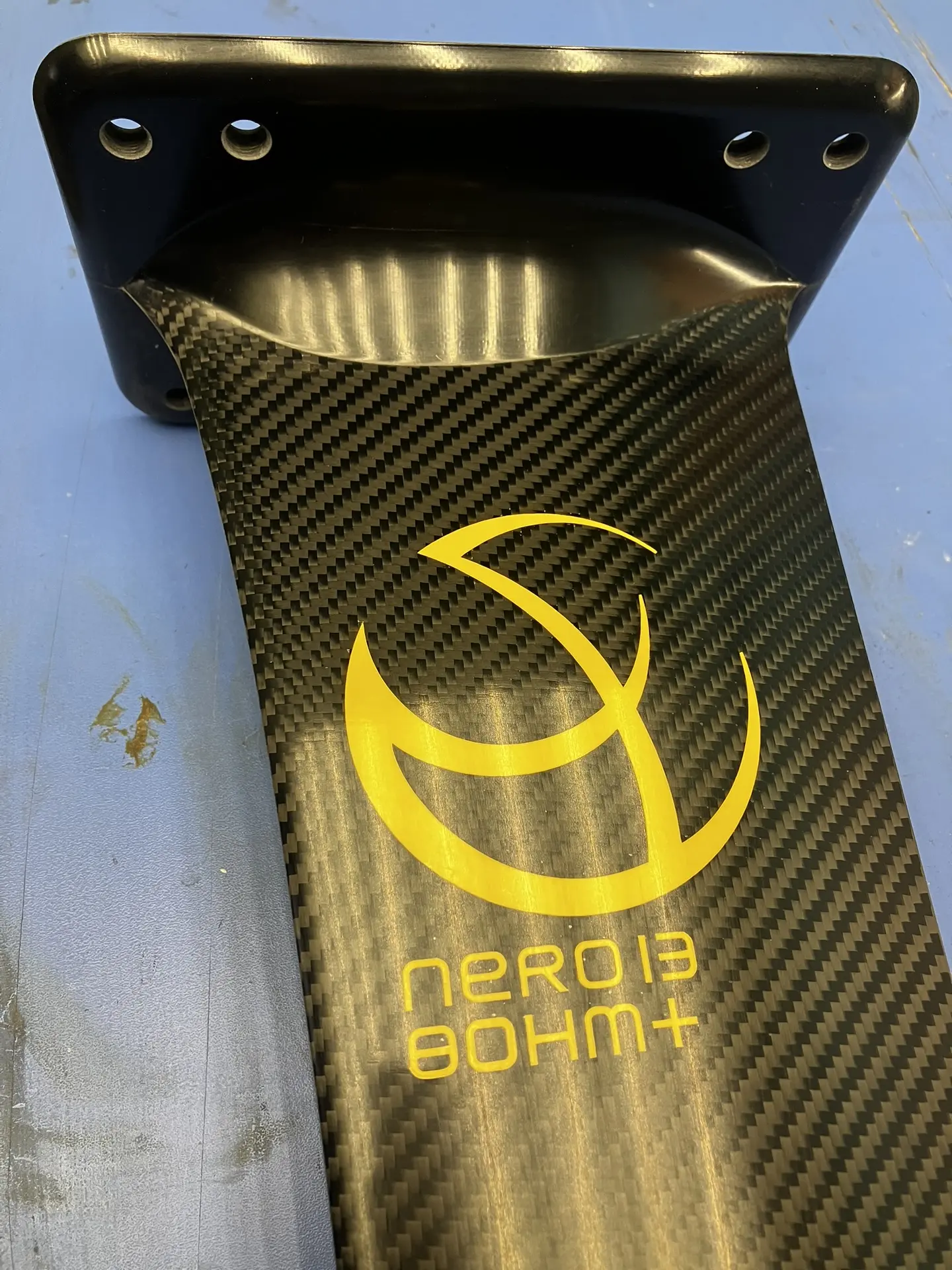 Очередная специальная карбоновая мачта Nero13 80HM+.