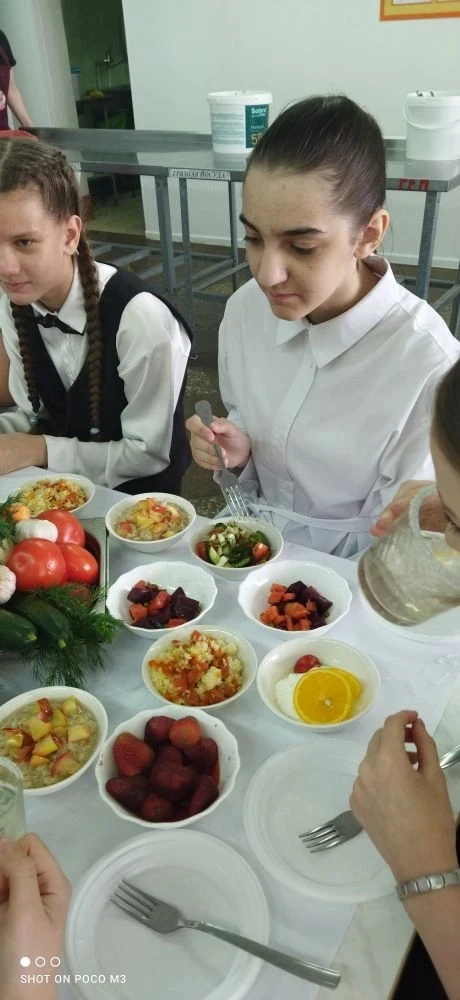 🍎 Вкусные и полезные знания для 6 «А»! 🥗  Сегодня у нас был необычный и очень интересный урок! Вмест