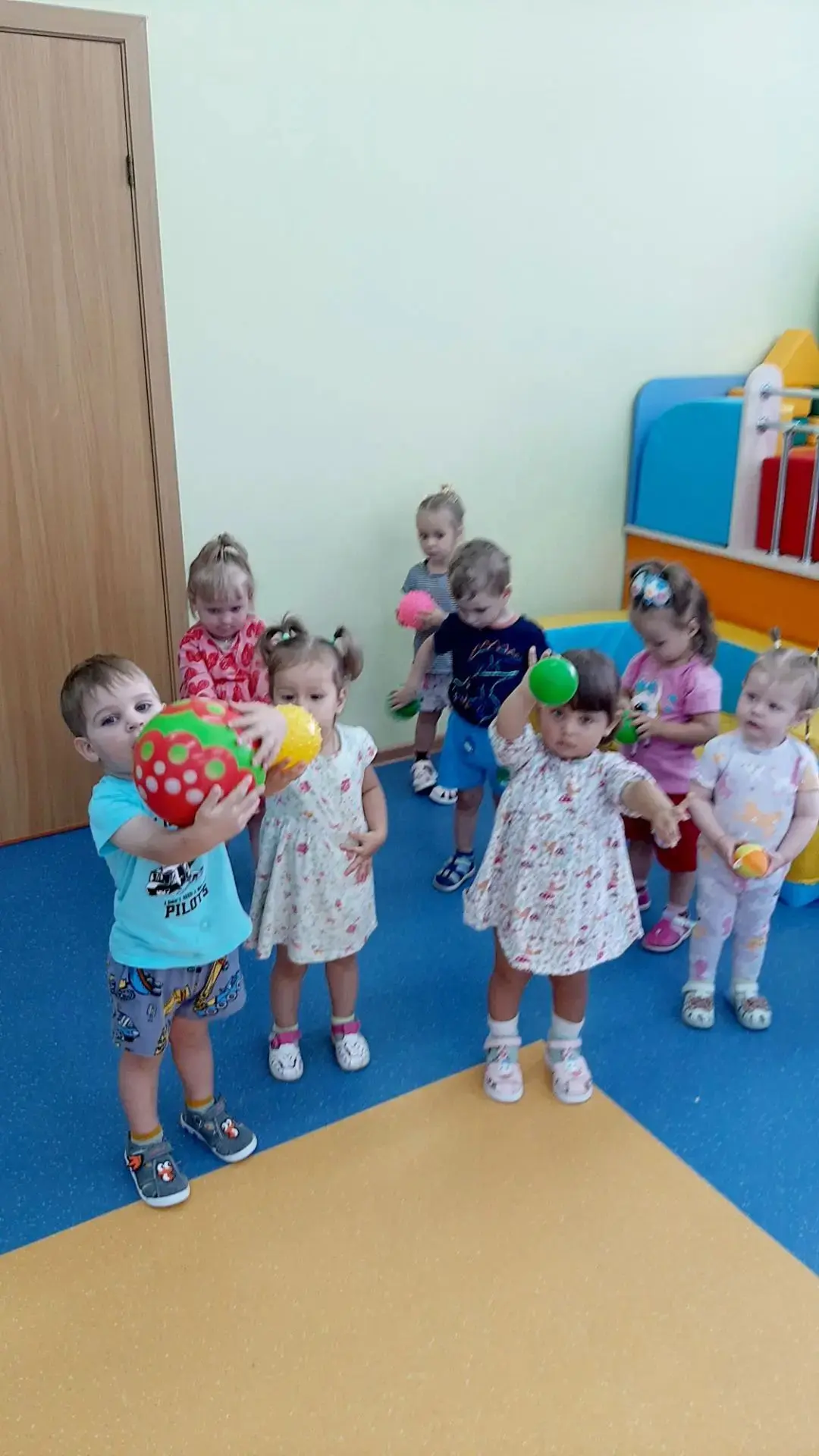 Сегодня в группе "Кораблик" прошёл день спортивных игр.