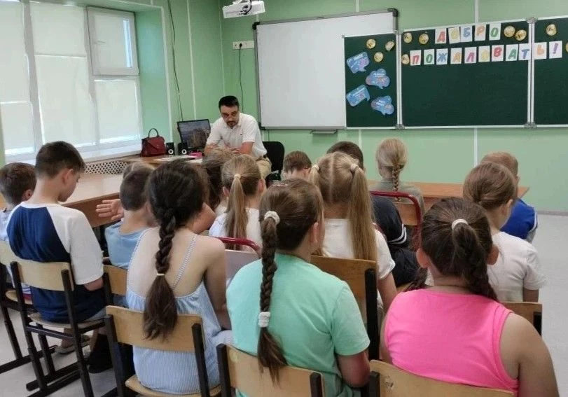 Сегодня наш лагерь посетил председатель Территориальной избирательной комиссии Заветинского района Р