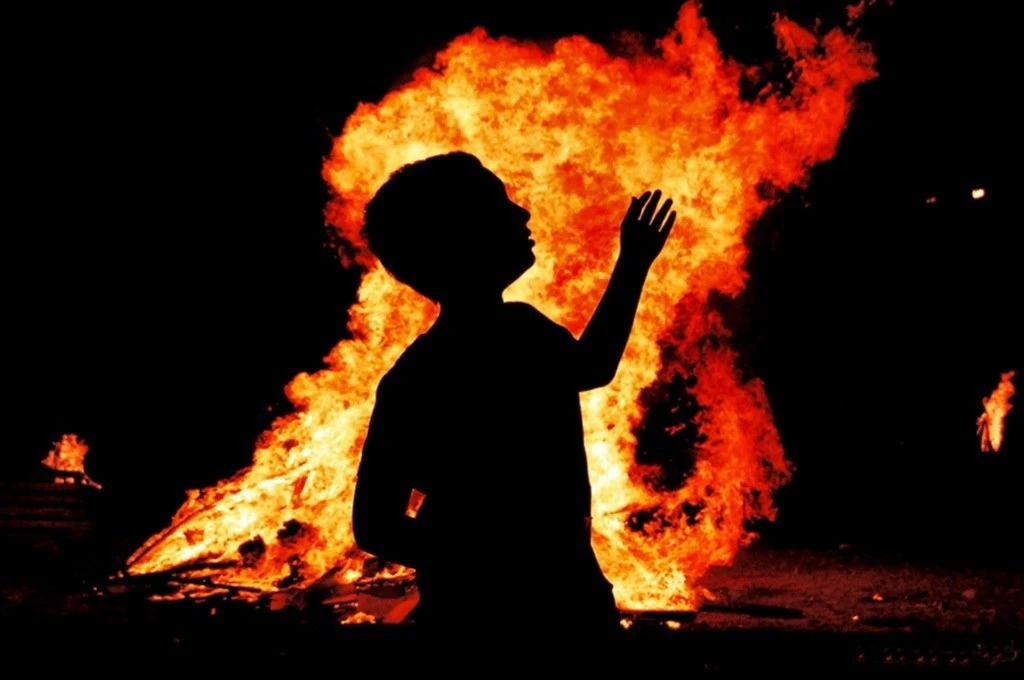 🔥В Новосибирске ребенок получил ожоги из-за вспыхнувшей жидкости для розжига

По предварительным да