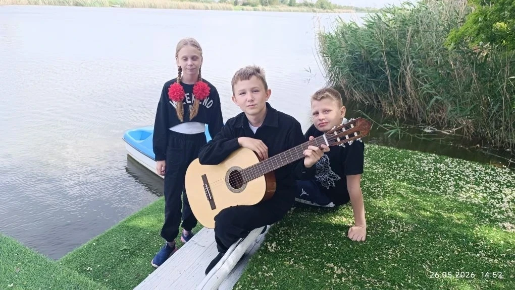 Творческое объединение "Лидеры нового века" на сплаве в станице Крыловской. Руководитель - Григорьев