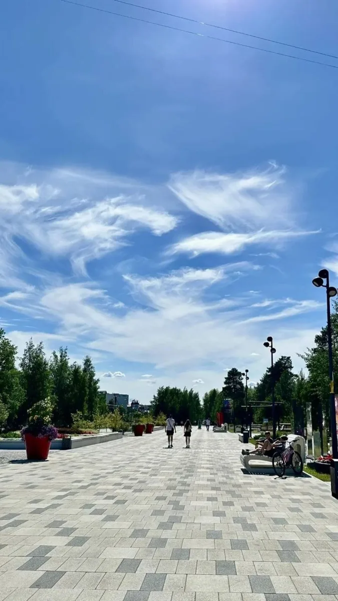 Уходящее лето оставляет теплые воспоминания и легкий холодок по утрам❣️
