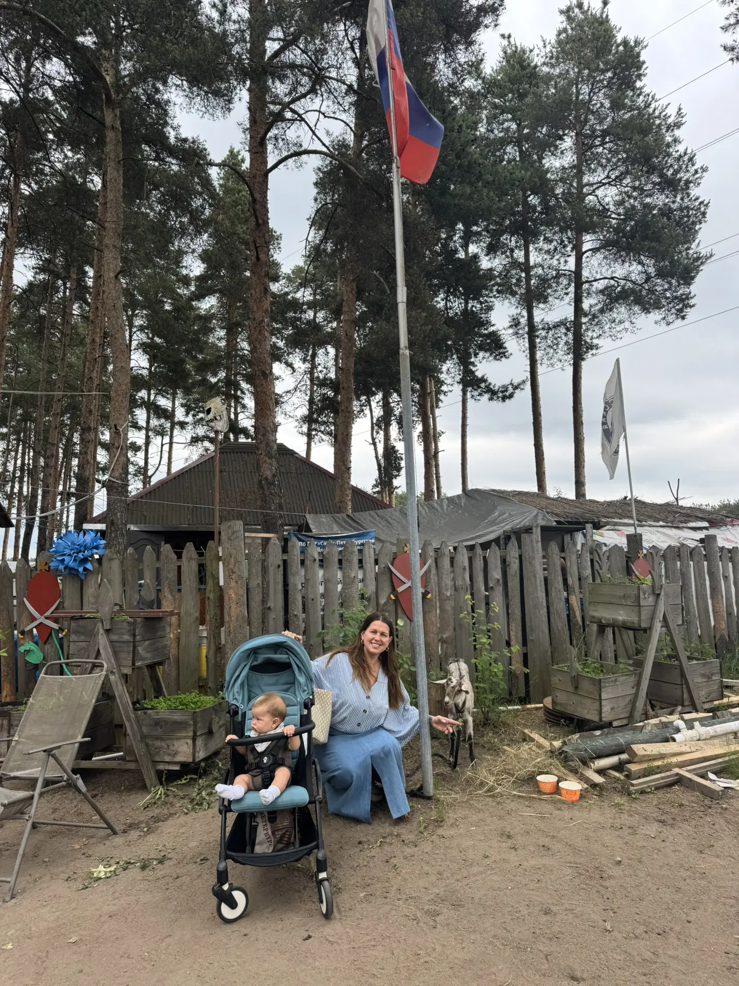 С Днём России! Со вчерашней ночи в Петербурге глушат интернет, блог вести вообще невозможно, но это 