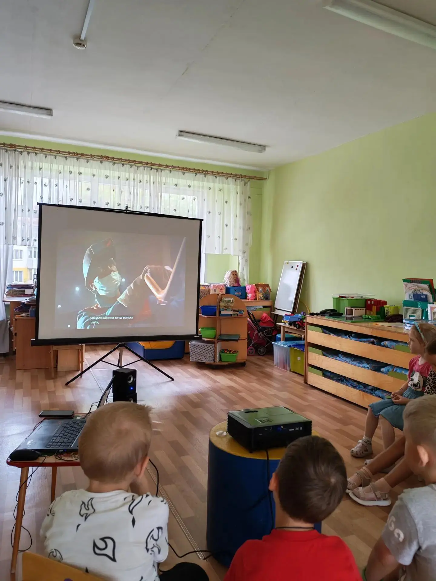 День металлурга – не просто профессиональный праздник, а отличная возможность рассказать детям о тру