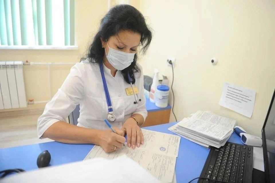 С 1 сентября вступают в силу новые правила Минздрава по выдаче справок. Теперь медицинс...
