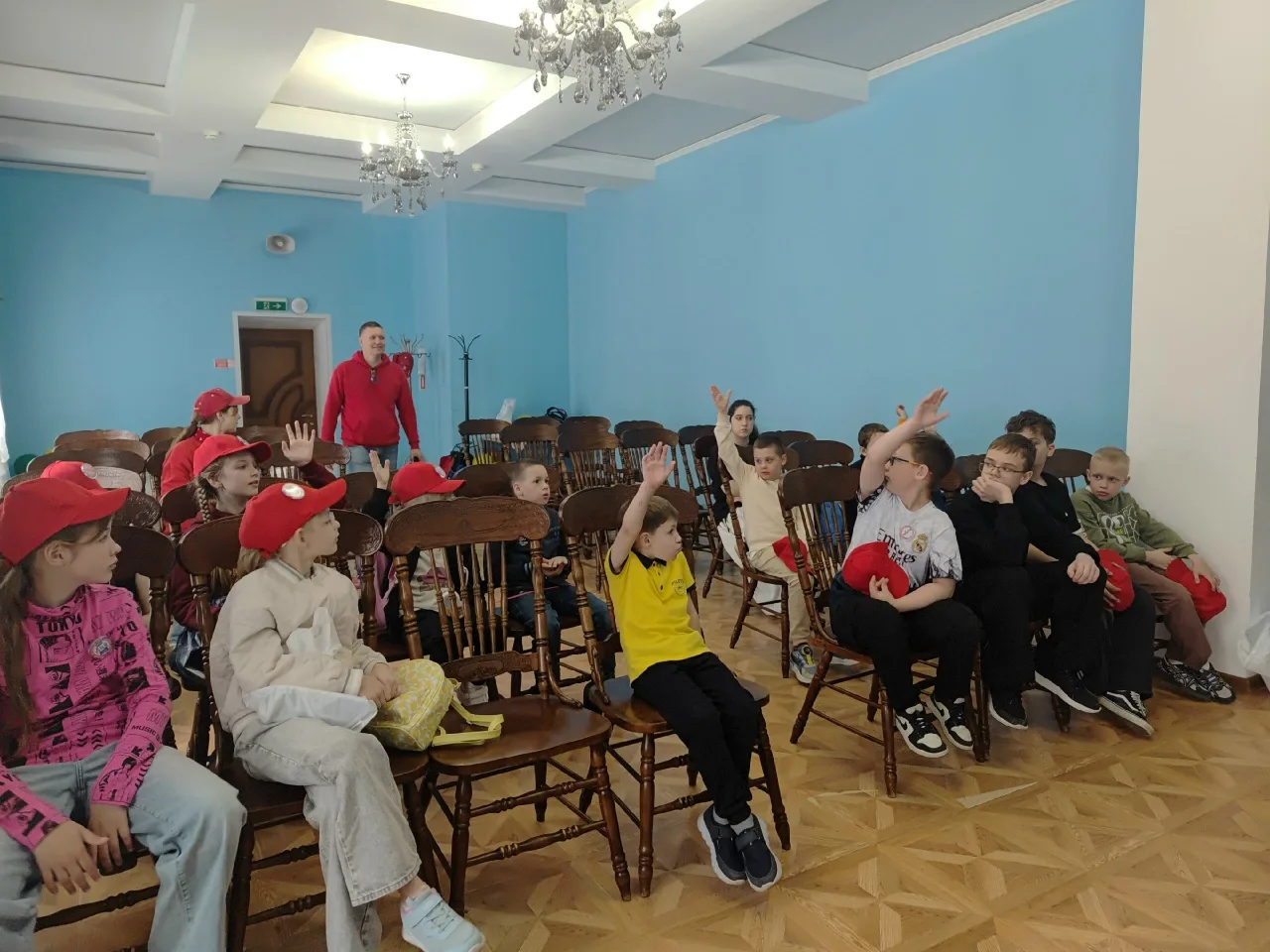 Путешествие в Мультландию

Сотрудники нашей  библиотеки в рамках «Серии летних интенсивов» провели и