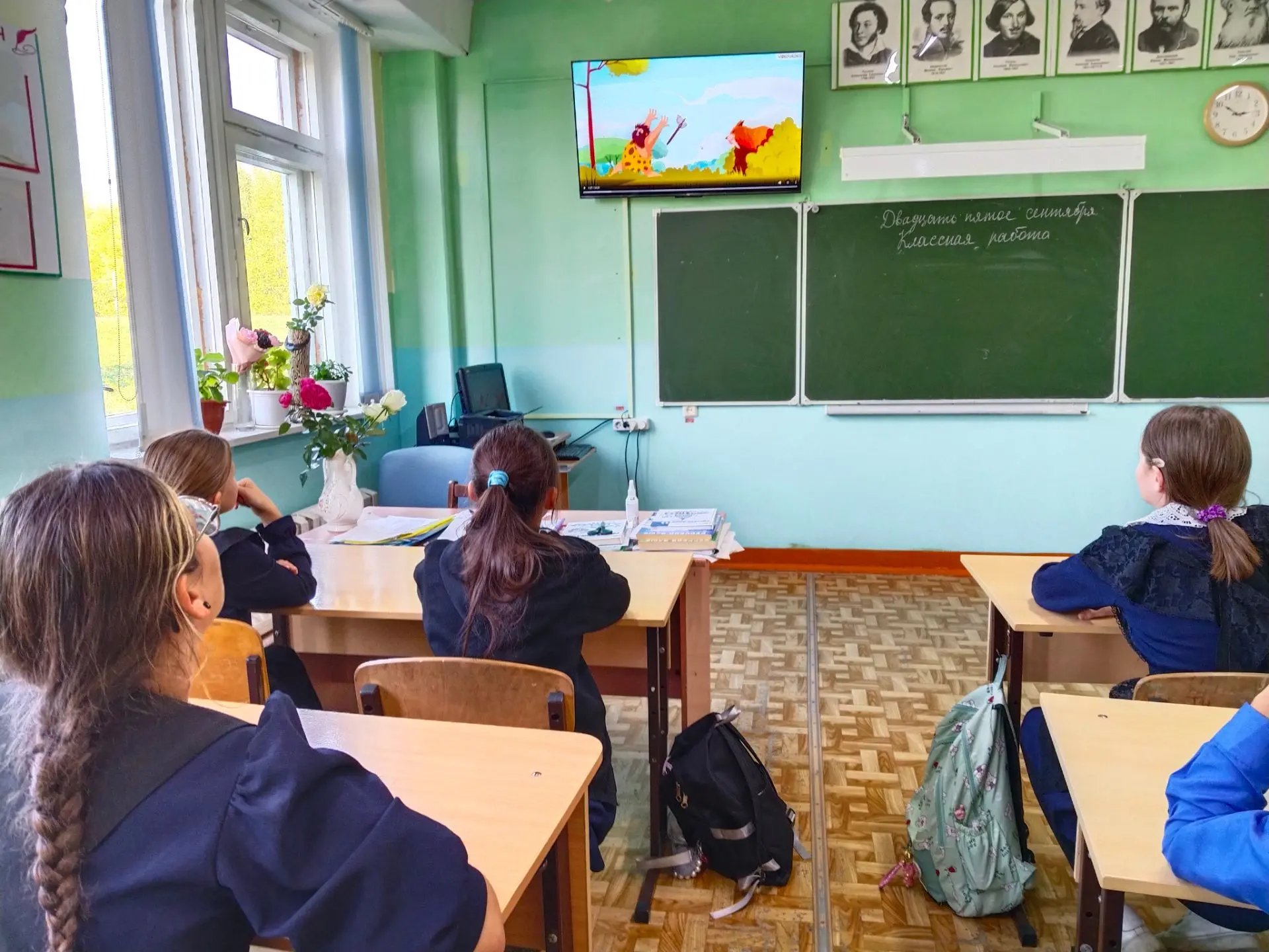 Для учащихся 5 класса классный руководитель провела  очередное  занятие курса внеурочно...