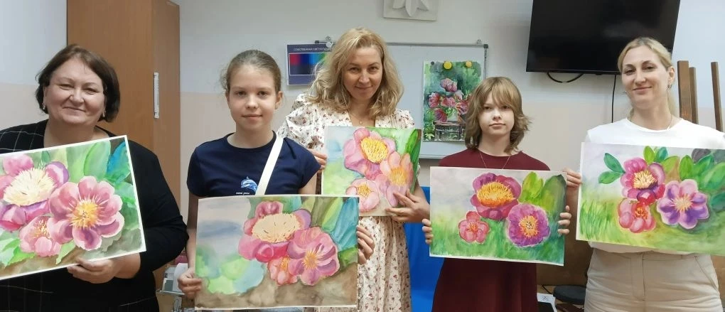 Сегодня Оболонская Алла Ивановна провела Мастер-класс по Пушкинской карте. "Пион - царь цветов.  Акв