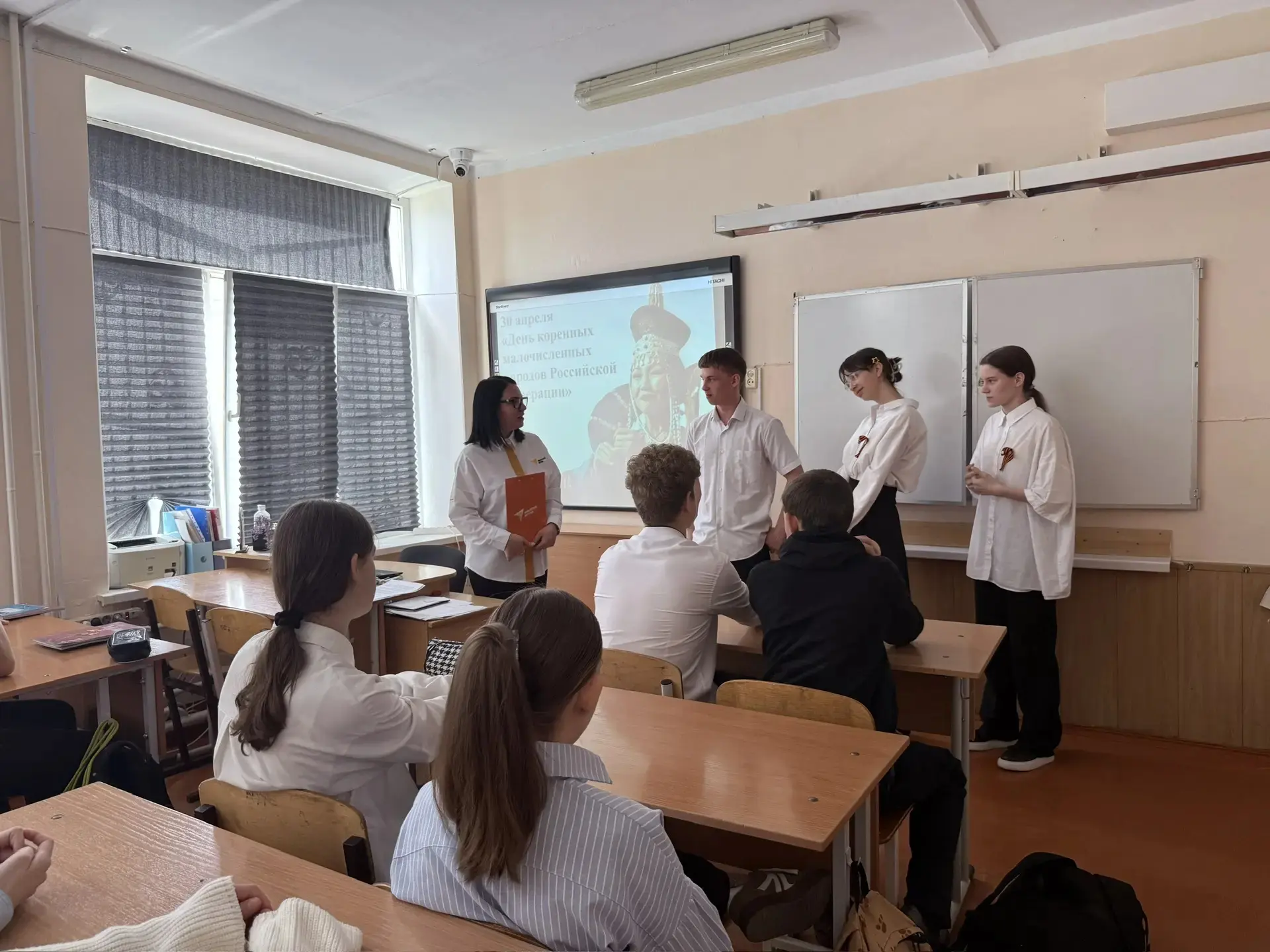Накануне Дня коренных малочисленных народов России советник директора Мельник А.К. совместно с актив