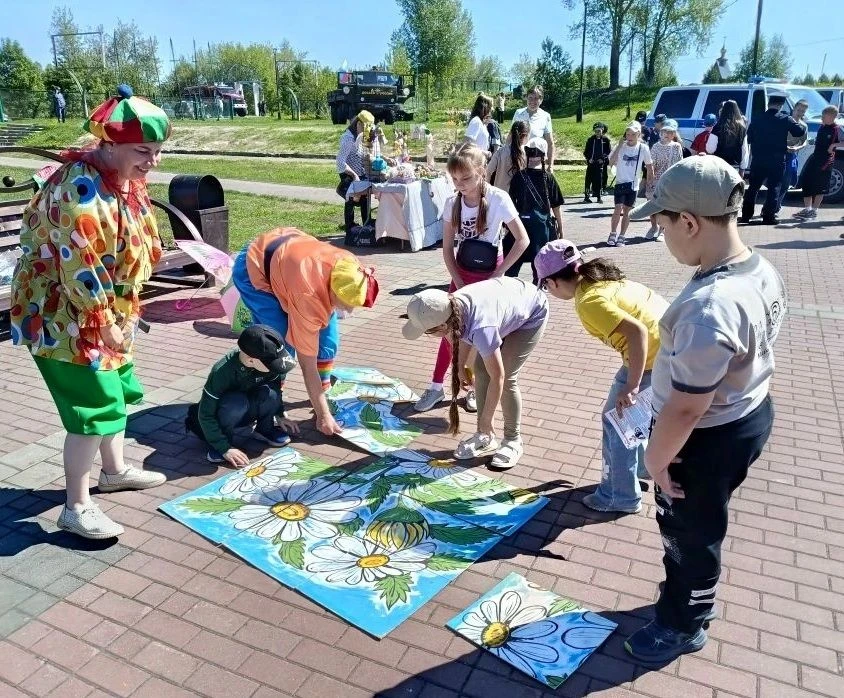 🎉🎉🎉1 июня, в День защиты детей,в Центральном парке работники Клуба «Физкультурник» в...