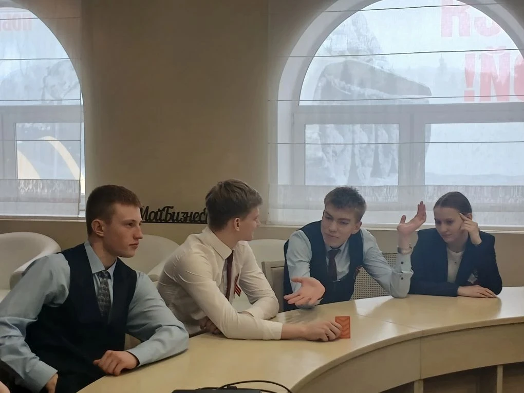 🎒 Первый шаг в предпринимательство🎒  📢В Центре «Мой бизнес» прошла экскурсия по Музею предпринимател