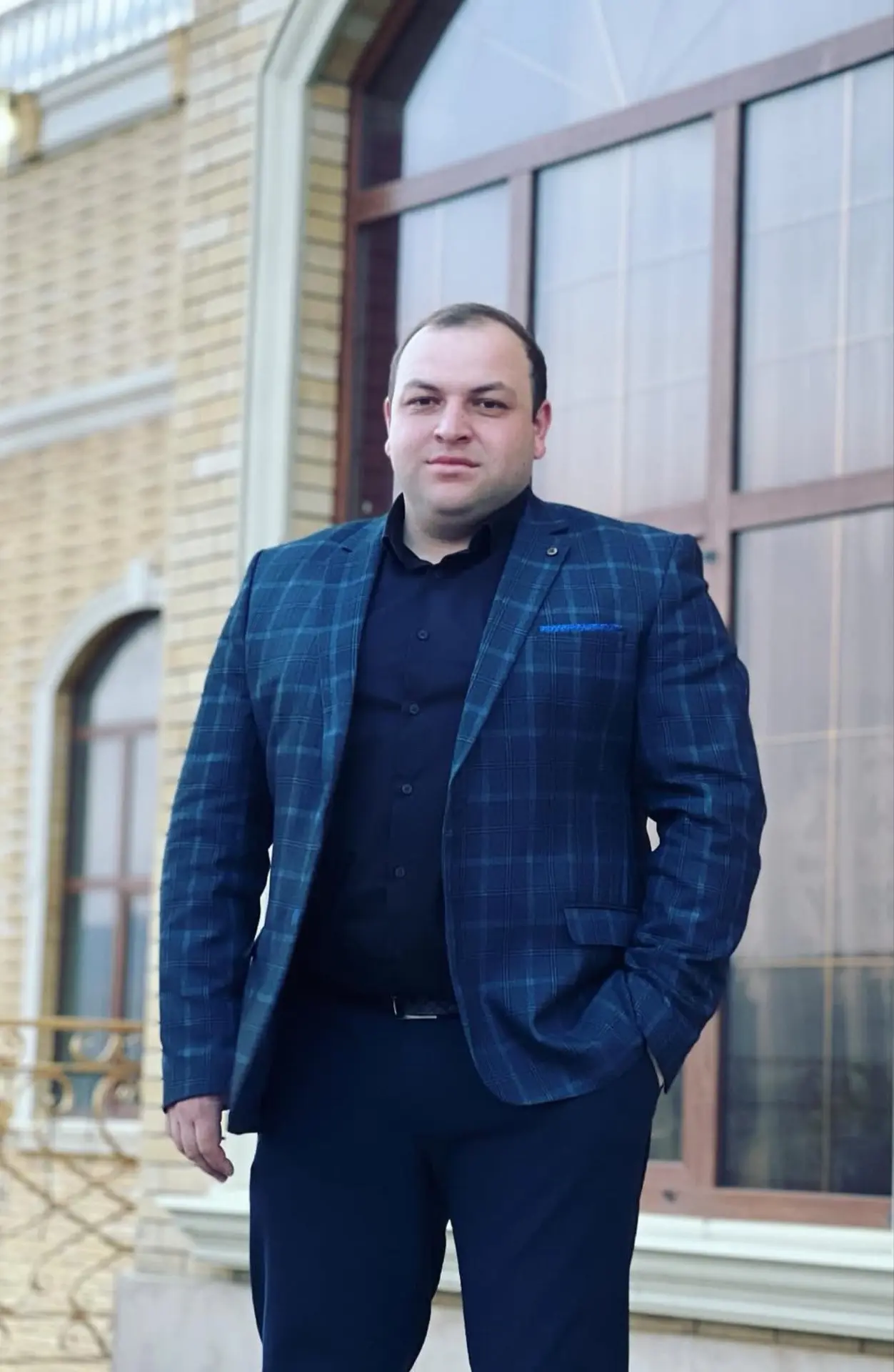 Сегодня свой день рождения отмечает талантливый артист Карачаево-Черкесской Республики ...