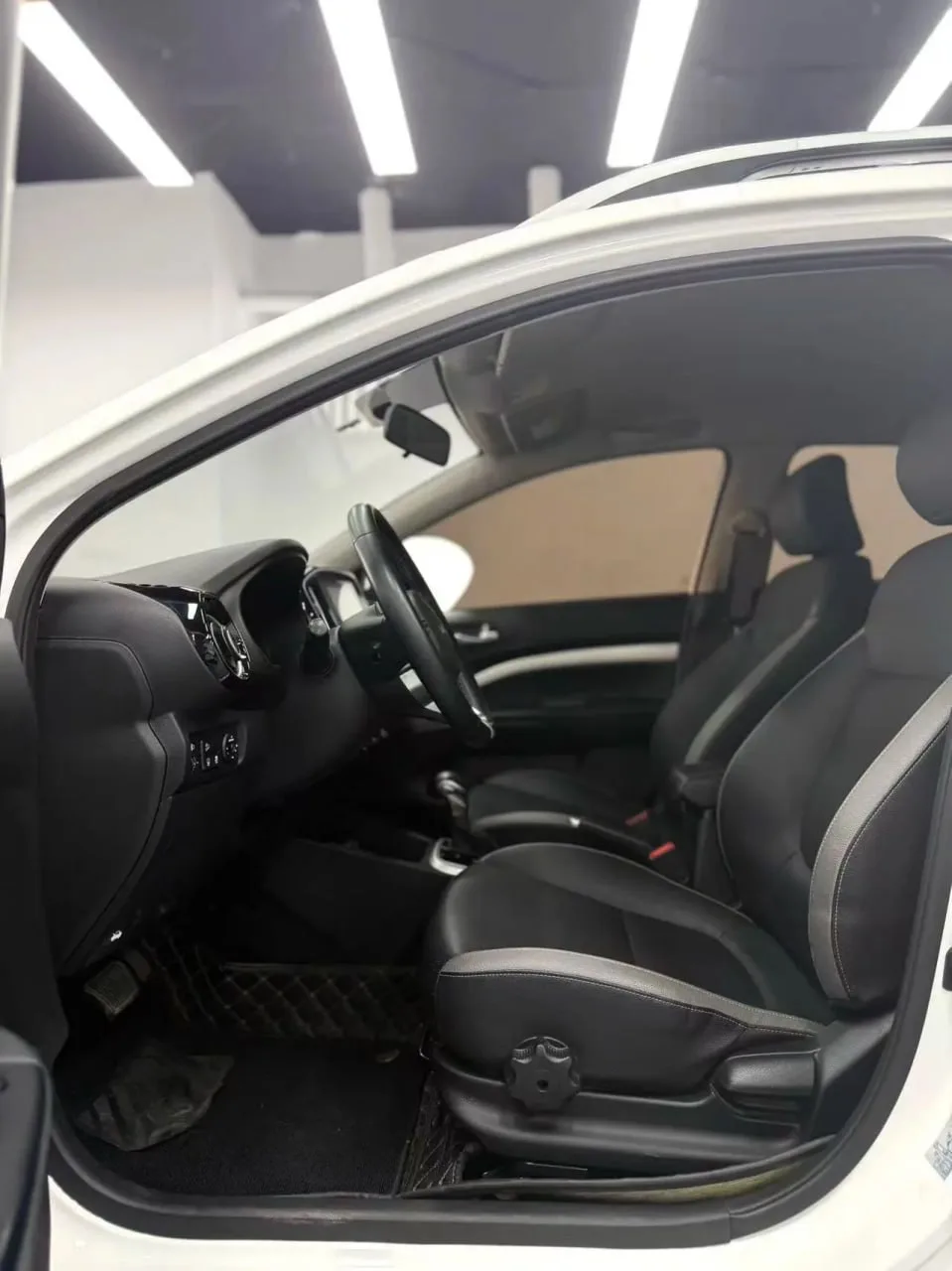 Kia Stonic (KX1) из Китая — компактный и стильный кроссовер за 1 355 000р.!   • дата выпуска 2022/01