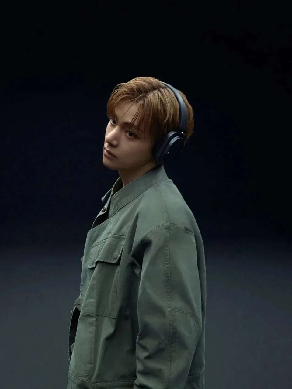 Ким Тэхён из BTS теперь представляет британский бренд электроники Nothing в мировом мас...
