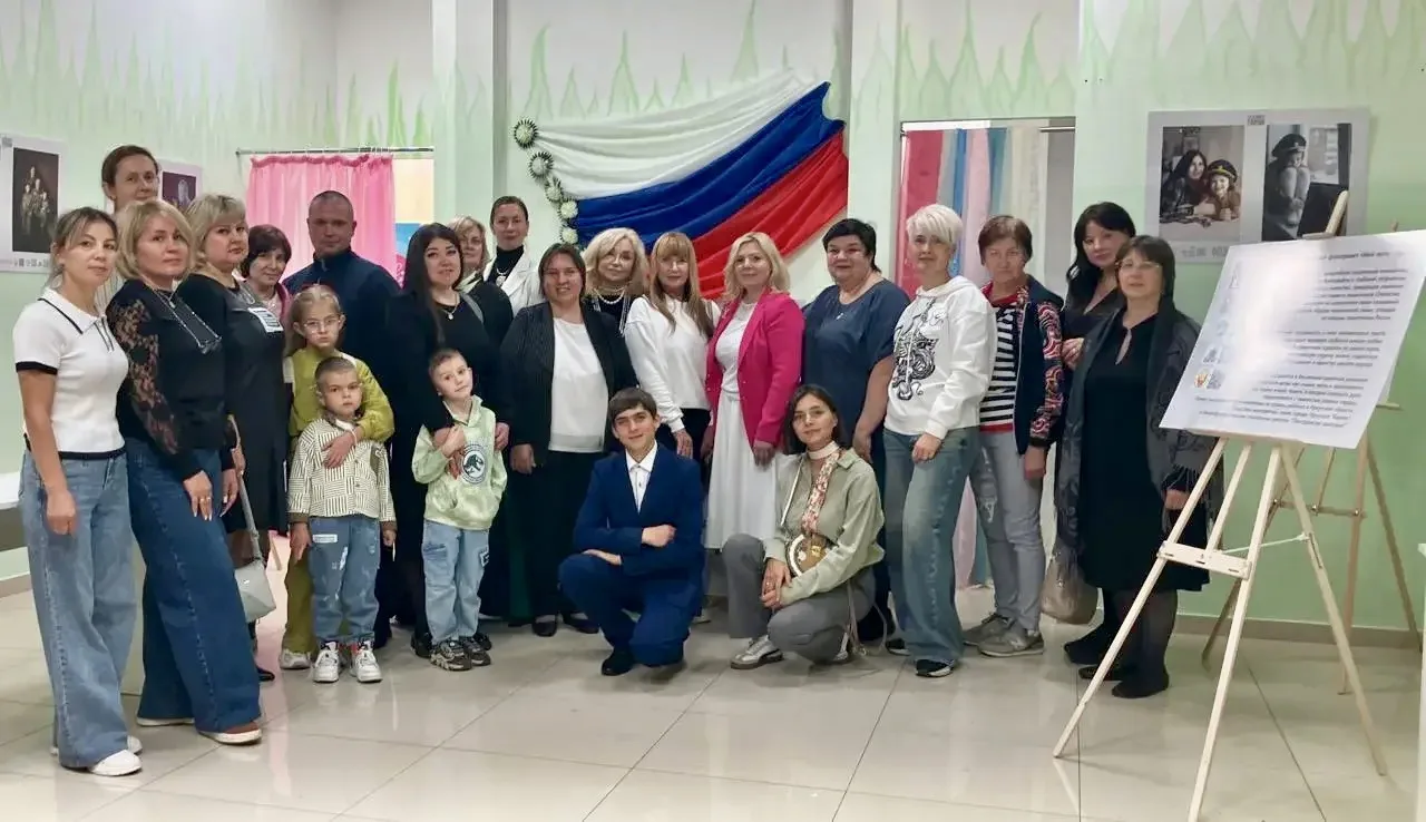 В Иркутске проходит фотовыставка «Мой папа - герой»