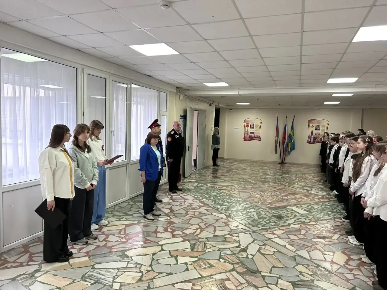 🎖️ Торжественная линейка, посвящённая Дню Победы  🏫Сегодня в стенах нашей школы прошла традиционная 