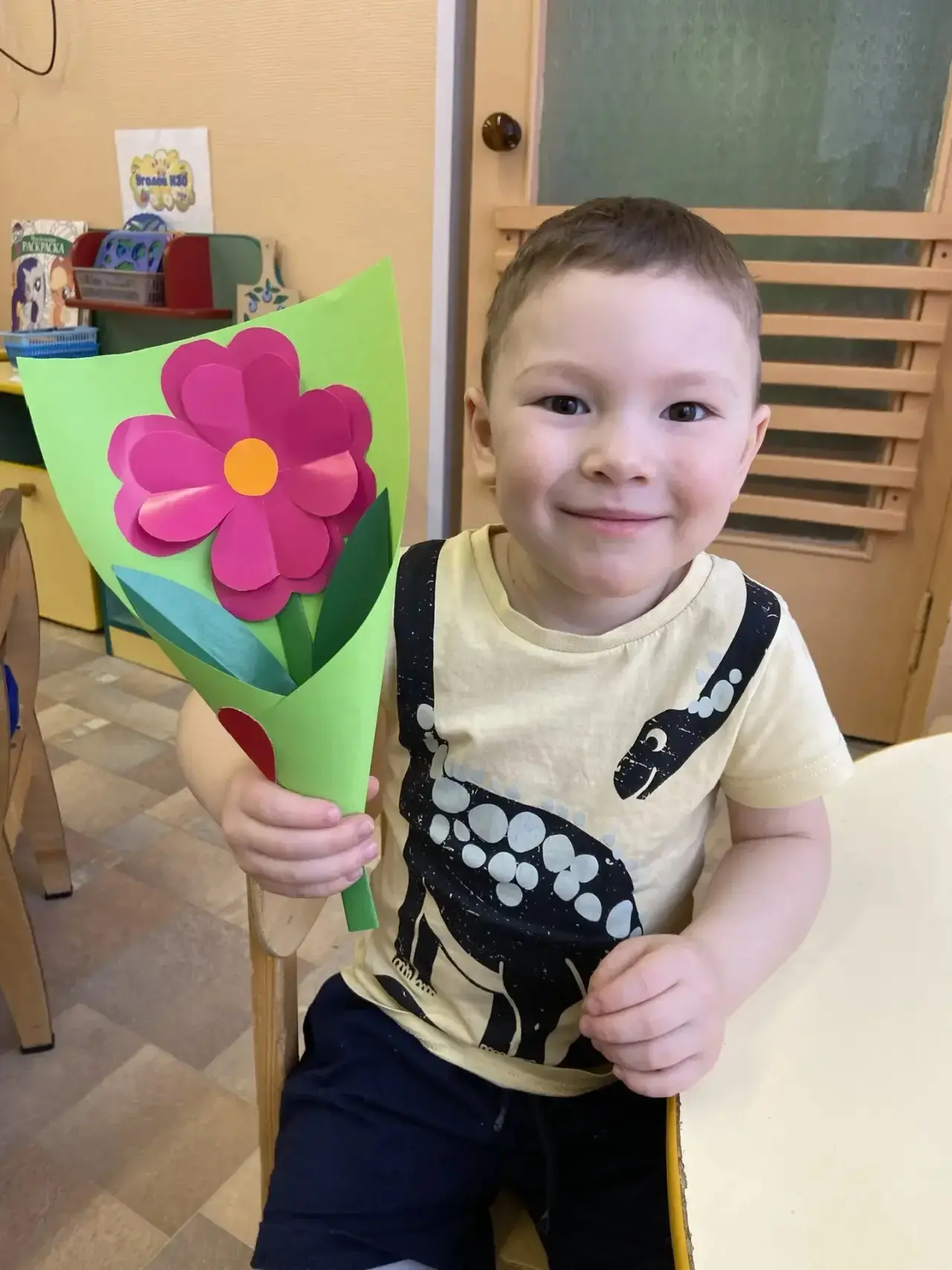 Цветы для мам  🌷🌷🌷Дорогие мамы! В преддверии 8 Марта ребята из группы 1 с любовью подготовили для ва