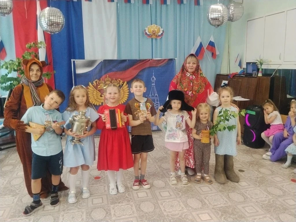 В детском саду 94 "Петушок" состоялся торжественный праздник, посвященный Дню России, в...