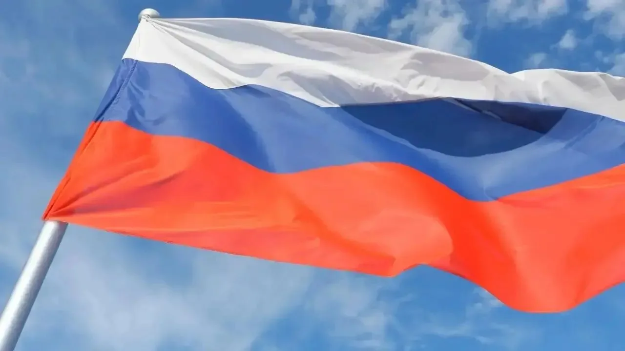 🇷🇺Глава района Александр Ряполов поздравил москаленцев с Днём  Государственного флага...