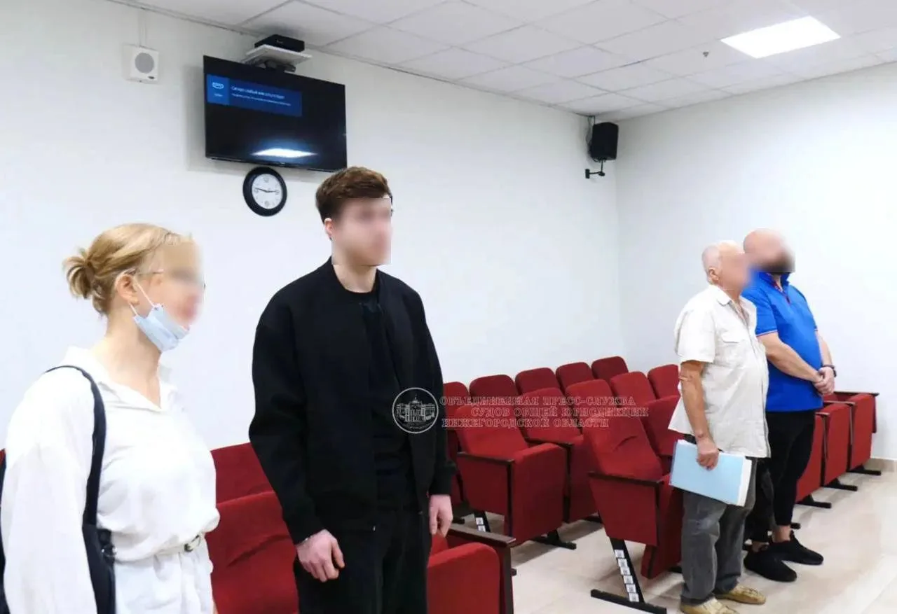 В Нижнем Новгороде суд обязал самокатчика выплатить супругу погибшей женщины 1,5 миллио...