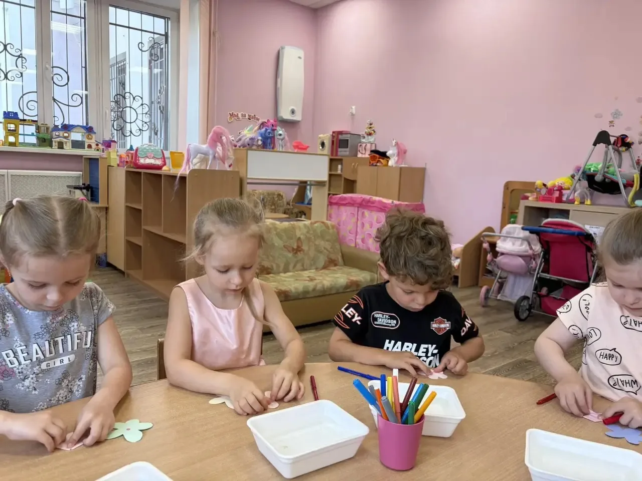 Вдохновившись сказкой «Лизок с вершок», наши «Непоседы» сегодня превратились в настоящих волшебников