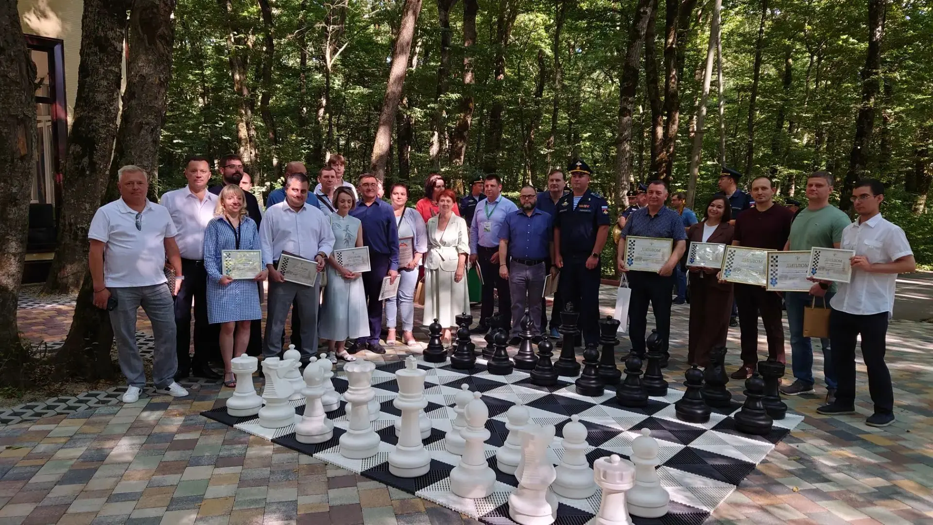 ♟️Шахматные фигуры на досках стали проводниками памяти.