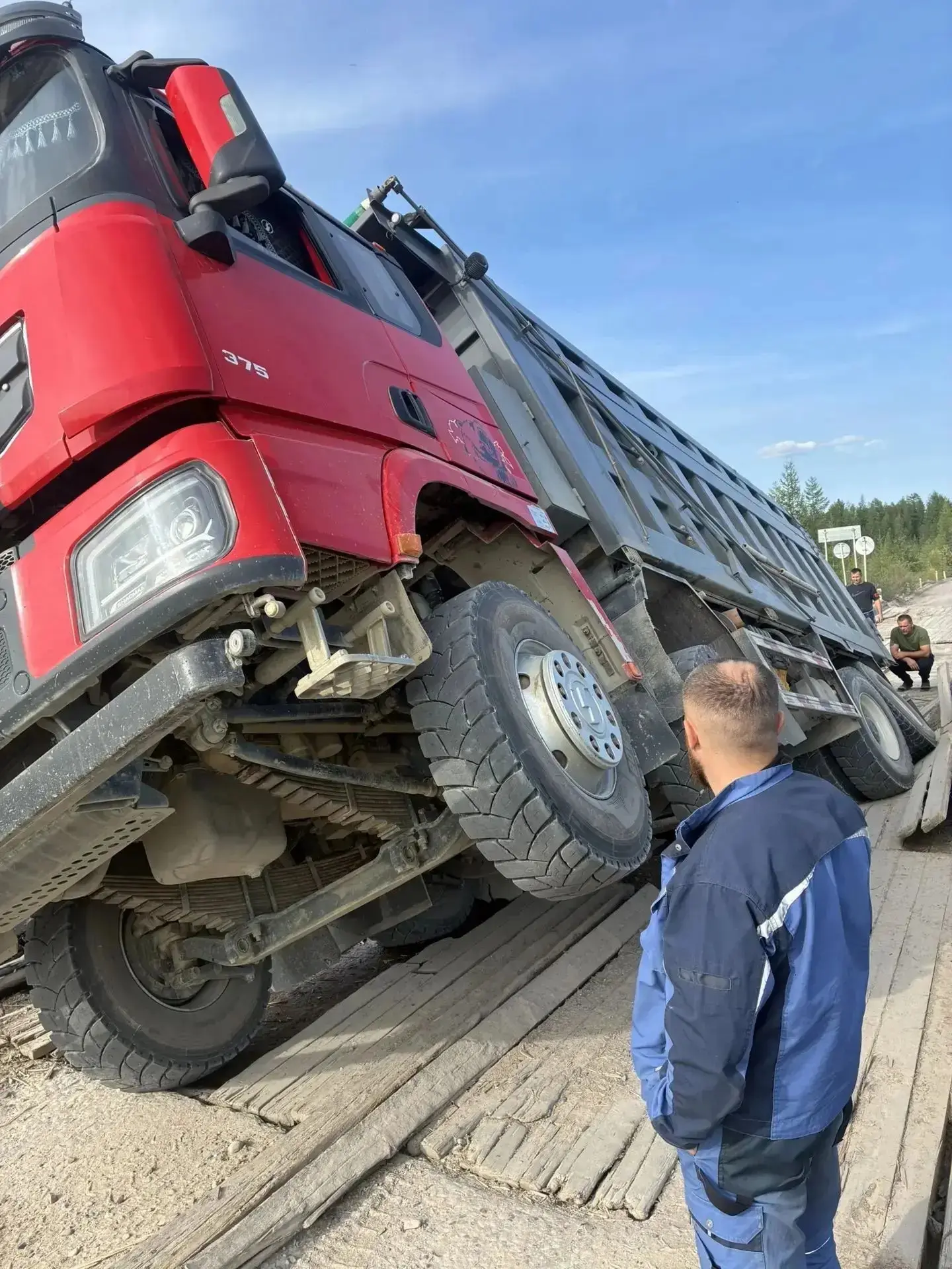 🚧 Обрушение моста на автодороге Чара – Чапо-Олого: организовано объездное движение! 🚧