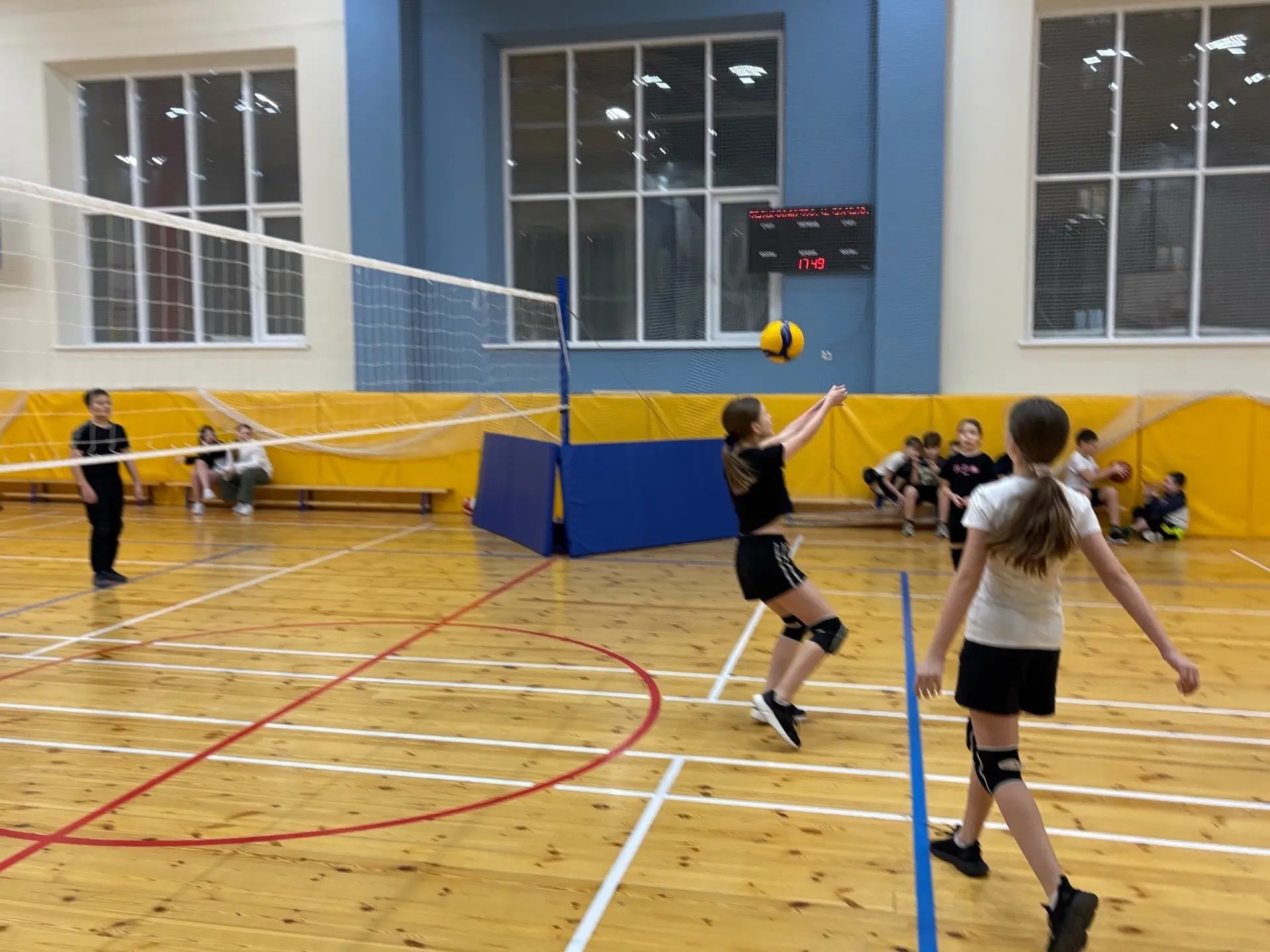«Подарок к Новому году»: В школе №32 подвели итоги волейбольного турнира 🏐  15 января 2026 года в сп