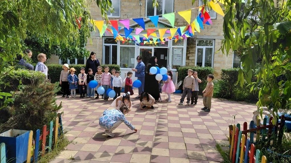 С ДНЁМ ЗАЩИТЫ ДЕТЕЙ! Дорогие наши дети, уважаемые родители!