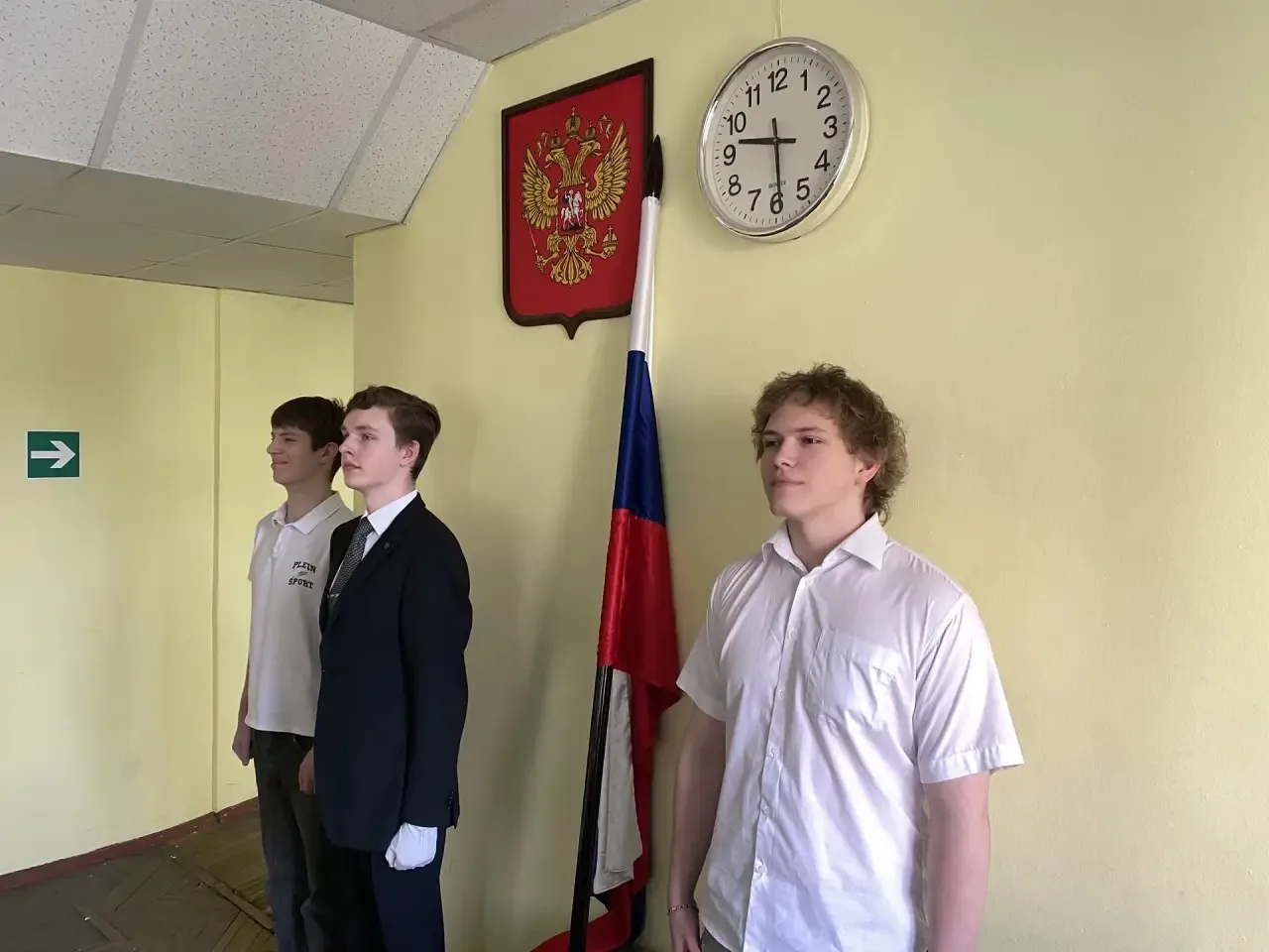 Церемония поднятия флага 🇷🇺  Каникулы позади — и новая учебная неделя по традиции началась с торжест