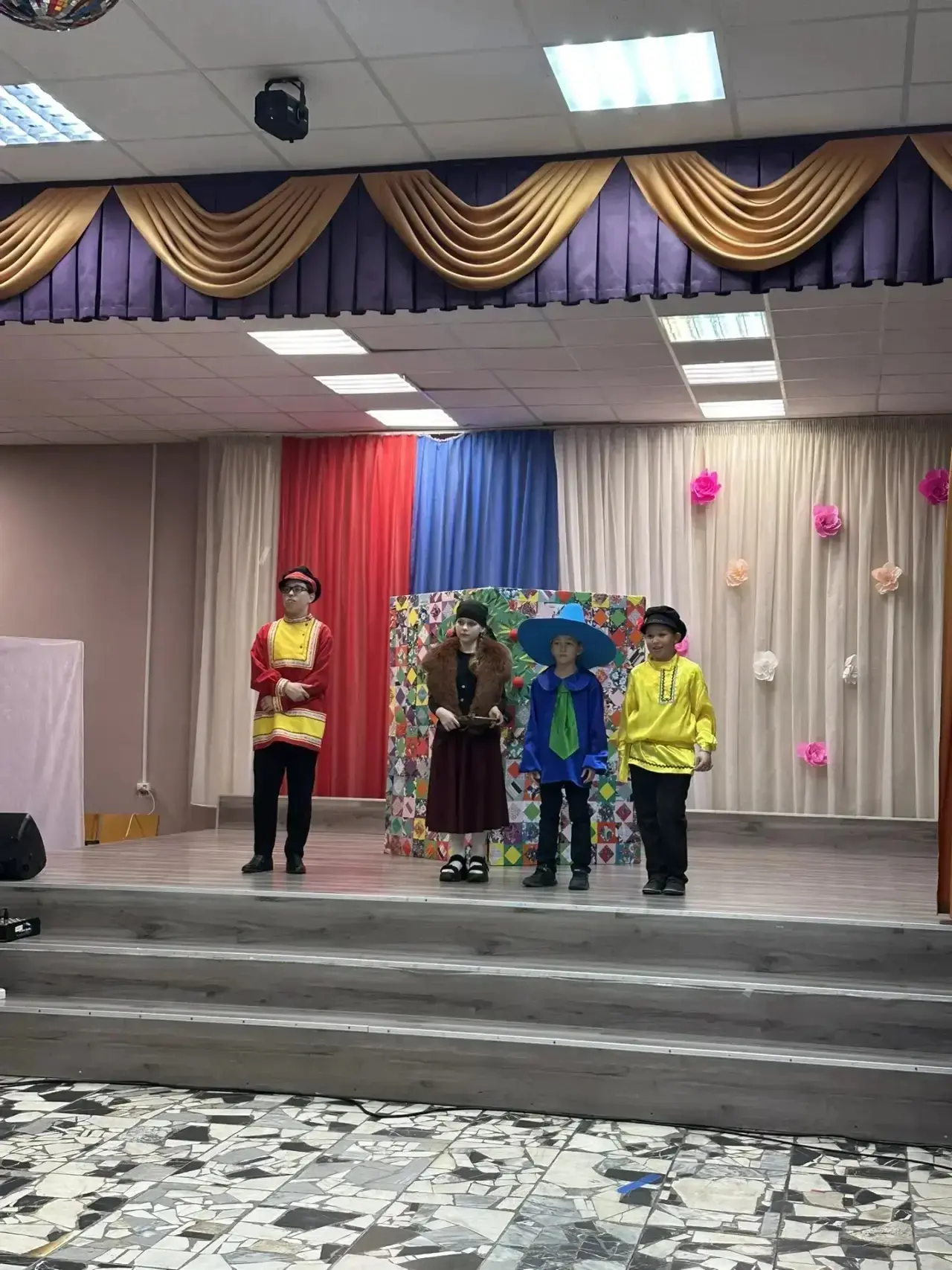 ТЕАТР   🎭 Волшебный мир театра глазами детей  Ко Дню театра ученики 1 «К» и 2 «М» классов вместе со 