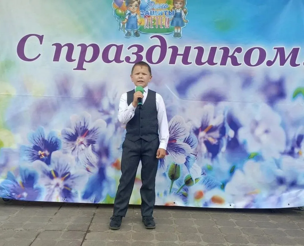 На площадке Стодолищенского ДК радостно, звонко, тепло и красочно прошло мероприятие, п...