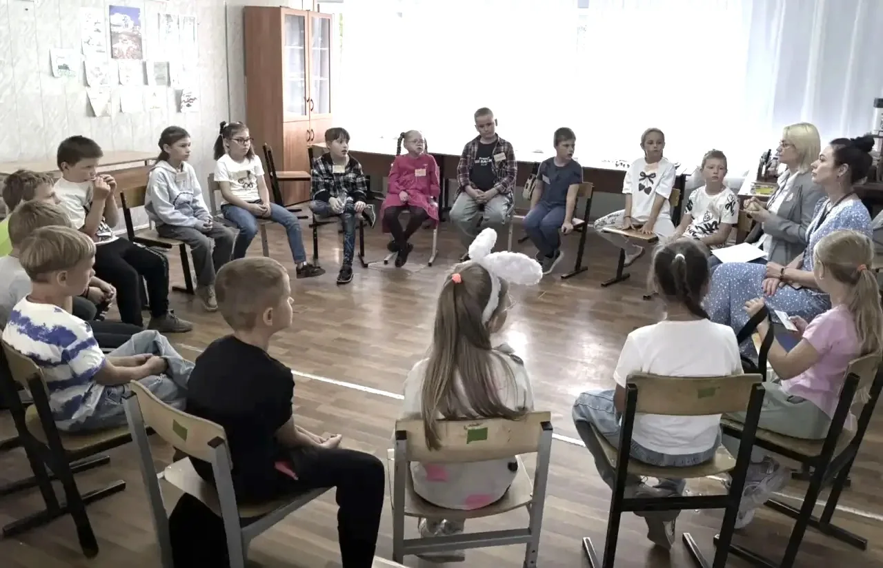 На тренингах специалистов центра «КЛИН»  дети приобретают навыки, необходимые в школе и...