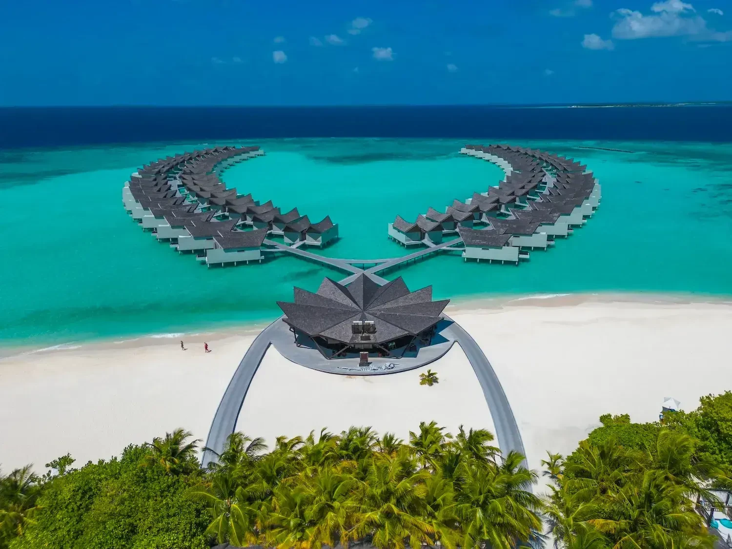 🎨 Mondrian Maldives — больше, чем отель: это культурный опыт.