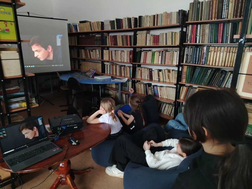 🌿💚 В рамках экологического движения в нашей школе прошёл кинолекторий «Стеша» для реб...