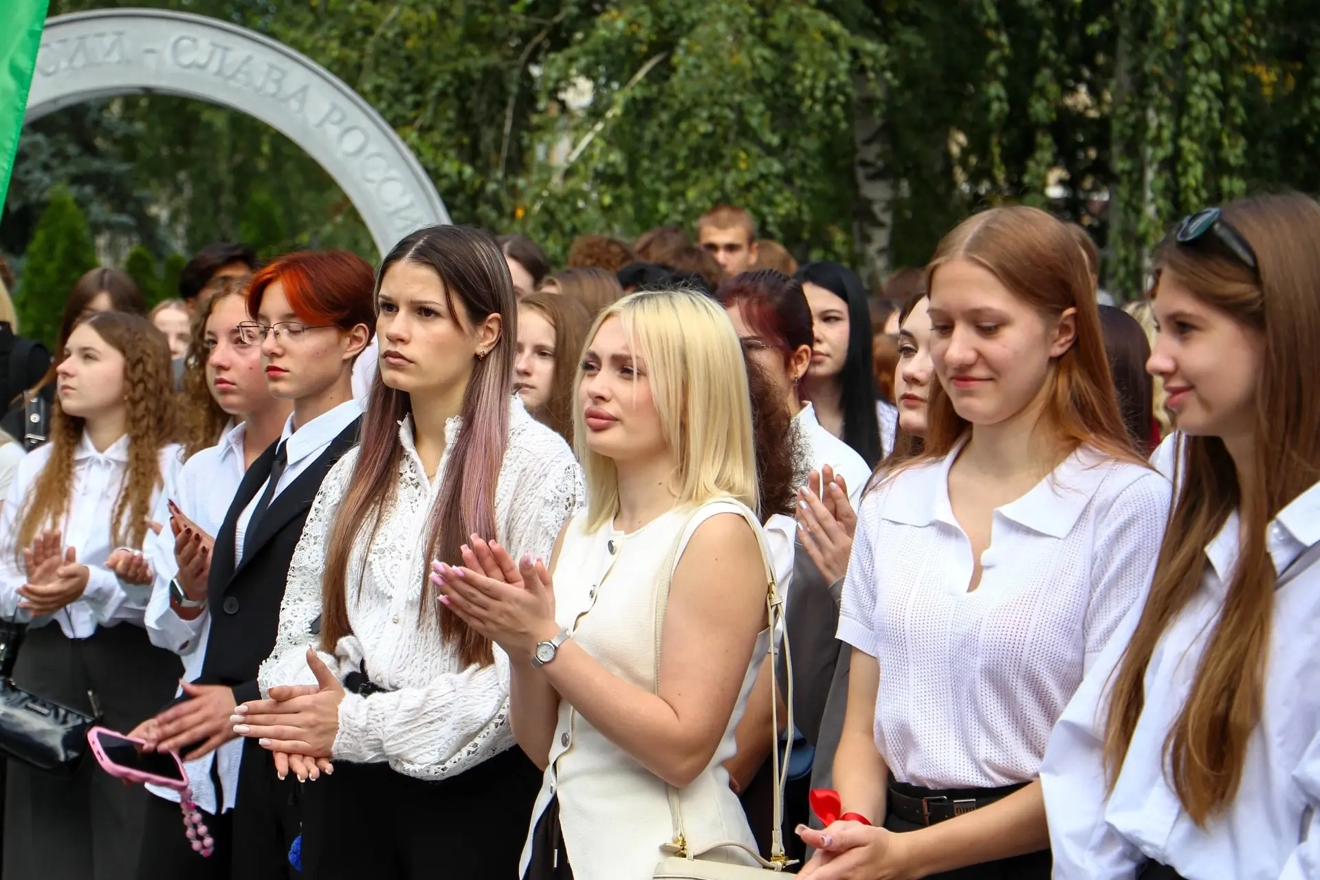 🎓 ДЕНЬ ЗНАНИЙ: ПРАЗДНИК БЫЛ, А ТЕПЕРЬ — ДЕЛО! 🎓