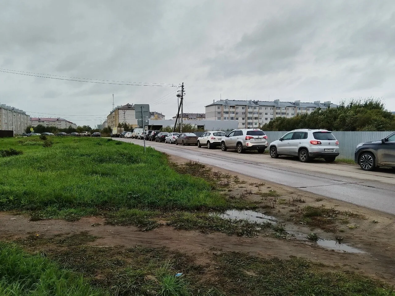 ⚡ Тем временем, в Котласе за бензином тянется громадная очередь
