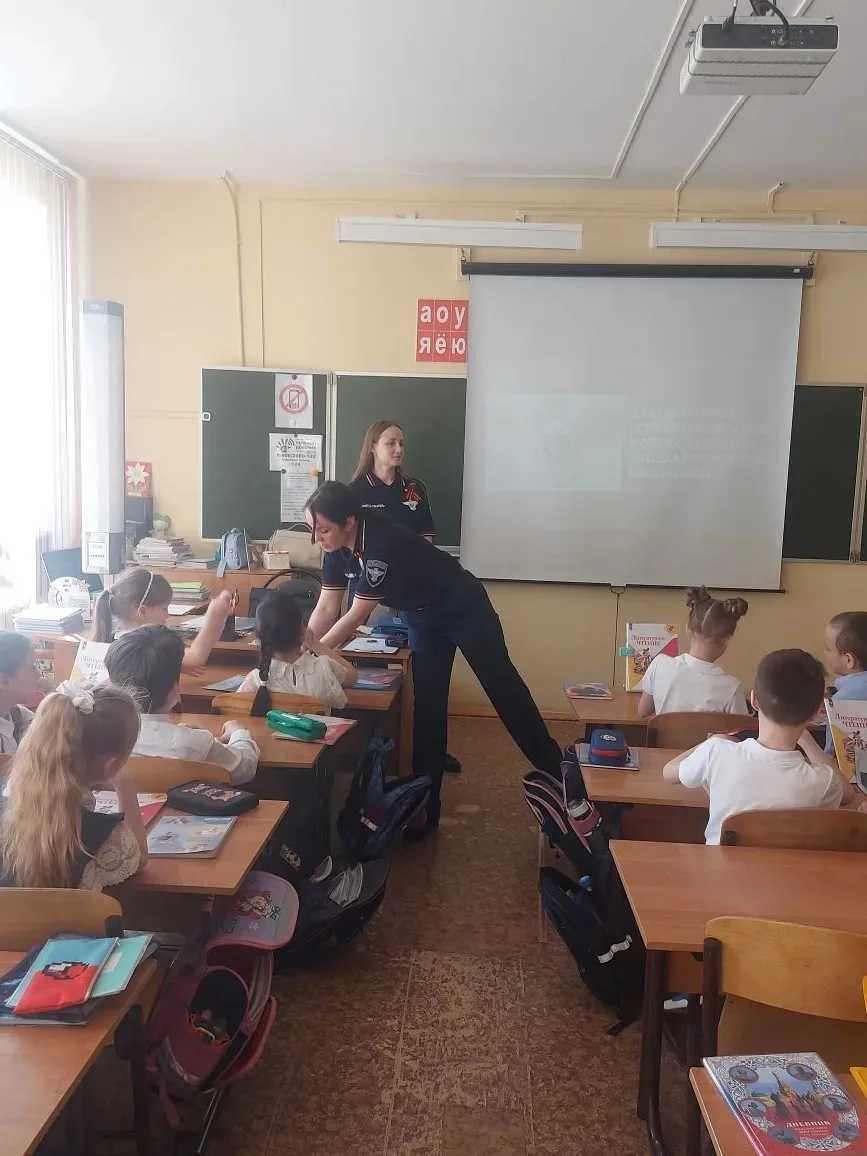 📌 В рамках проекта «Профессия моих родителей» в гостях у  1 «Г» класса побывала Кротова Оксана Алекс
