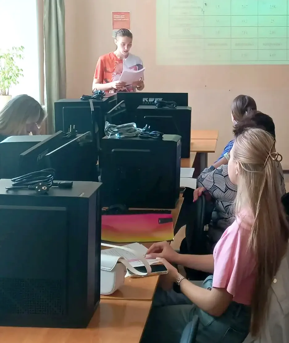 🎓 17-19 июня  состоялись заключительные в этом году заседания студенческого научного кружка кафедры